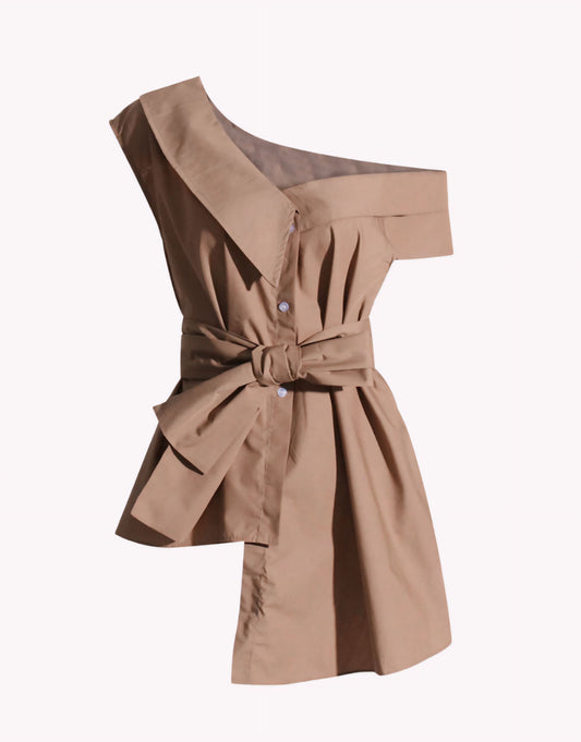 Giada Diagonal Collar Blouse